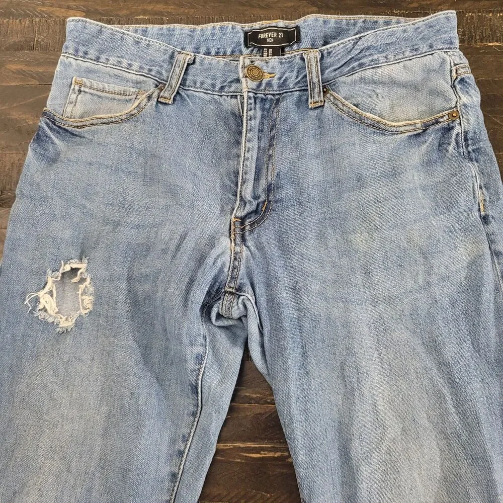 Forever 21 Men's Light Wash Distressed Jeans Size 31x32 Denim Slim Fit